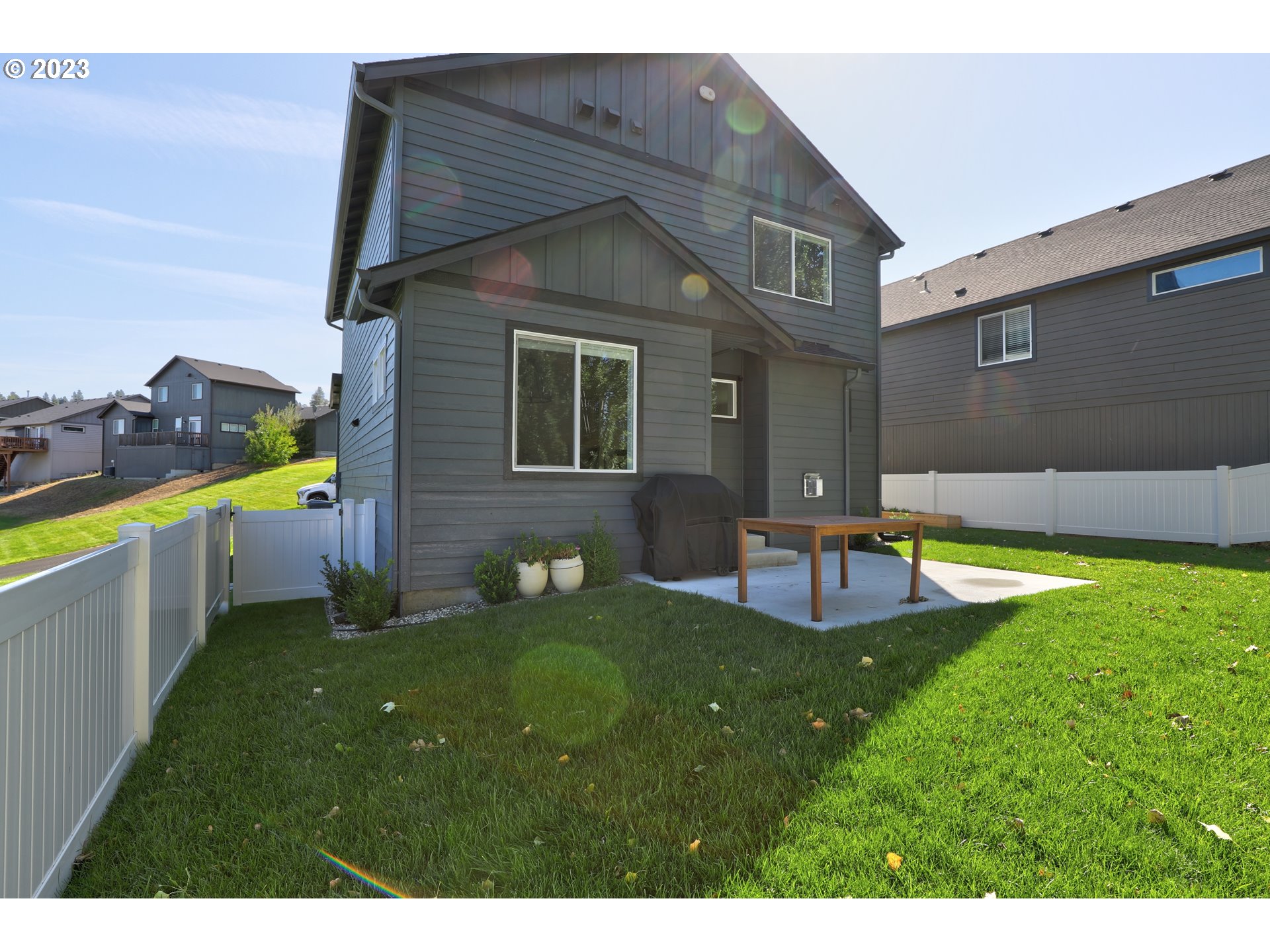 2601 Ericksen Way The Dalles, OR 97058 - Photo 36 of 37 a view of a backyard with a garden and plants