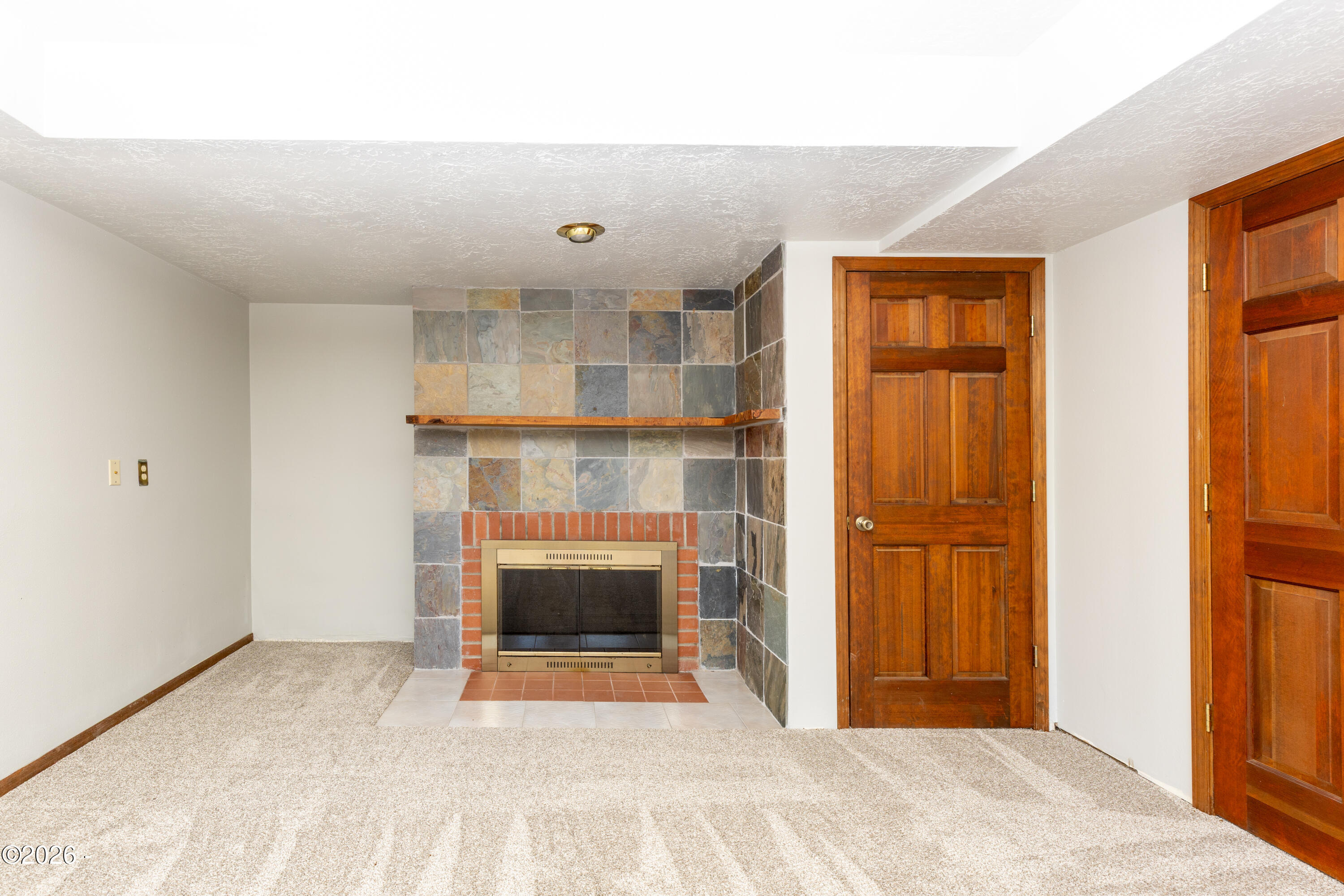 1484 Yasek Loop Toledo, OR 97391 - Photo 23 of 51 1484yasek-71
