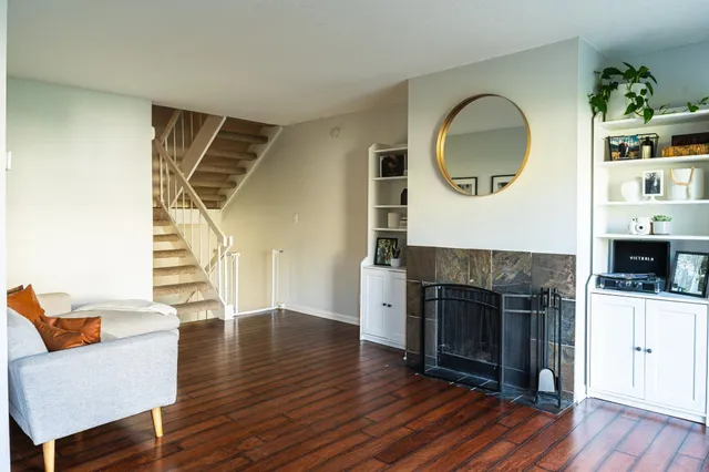 $249,000 | 3259 Valley Ridge Drive, Unit 10, Eagan, MN 55121