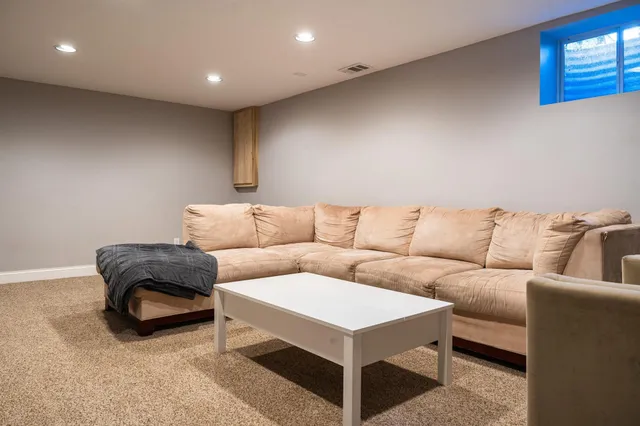 $249,000 | 3259 Valley Ridge Drive, Unit 10, Eagan, MN 55121