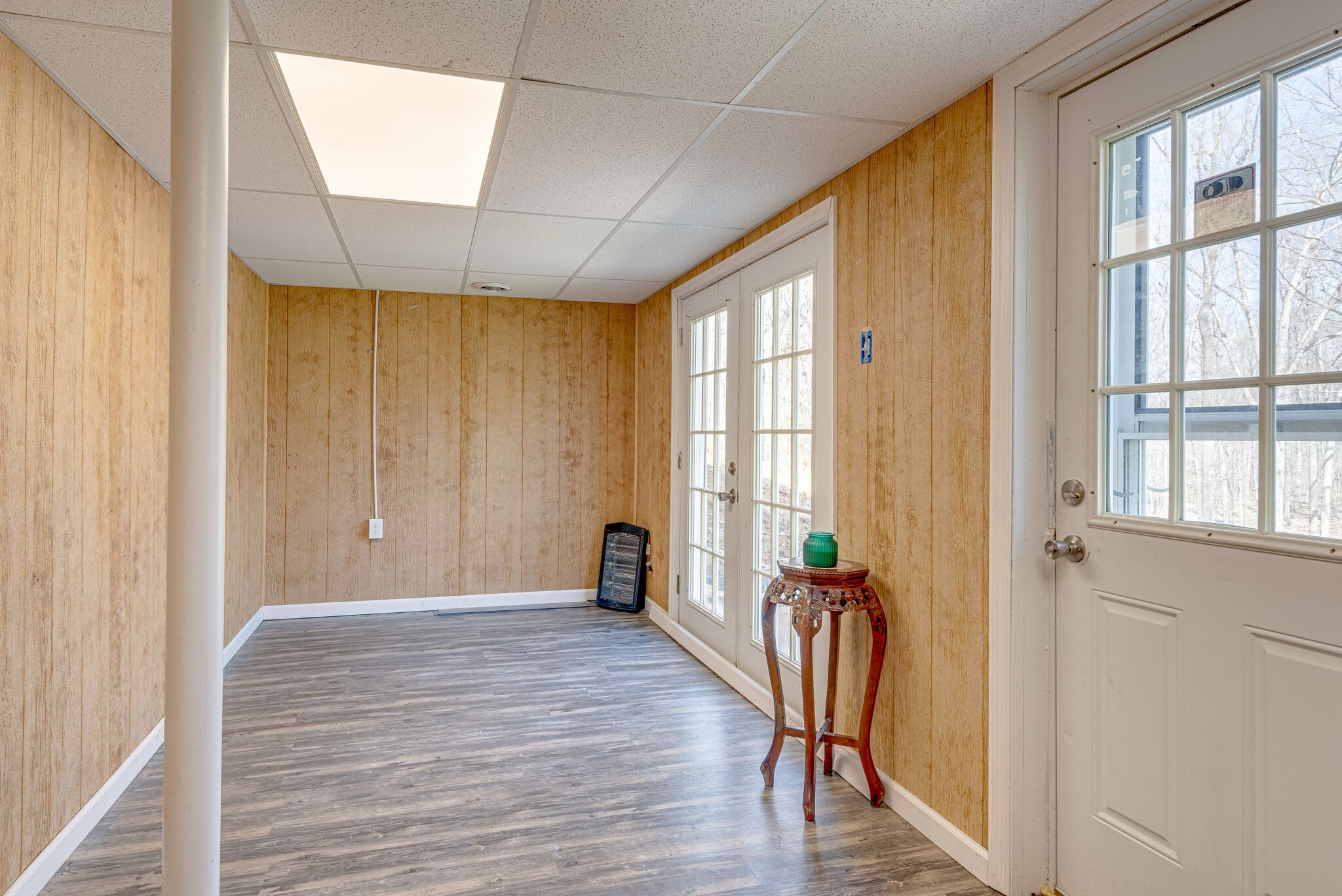 1065 Oak Grove Road Dickson, TN 37055 - Photo 20 of 30 a view of a hallway with wooden floor and furniture