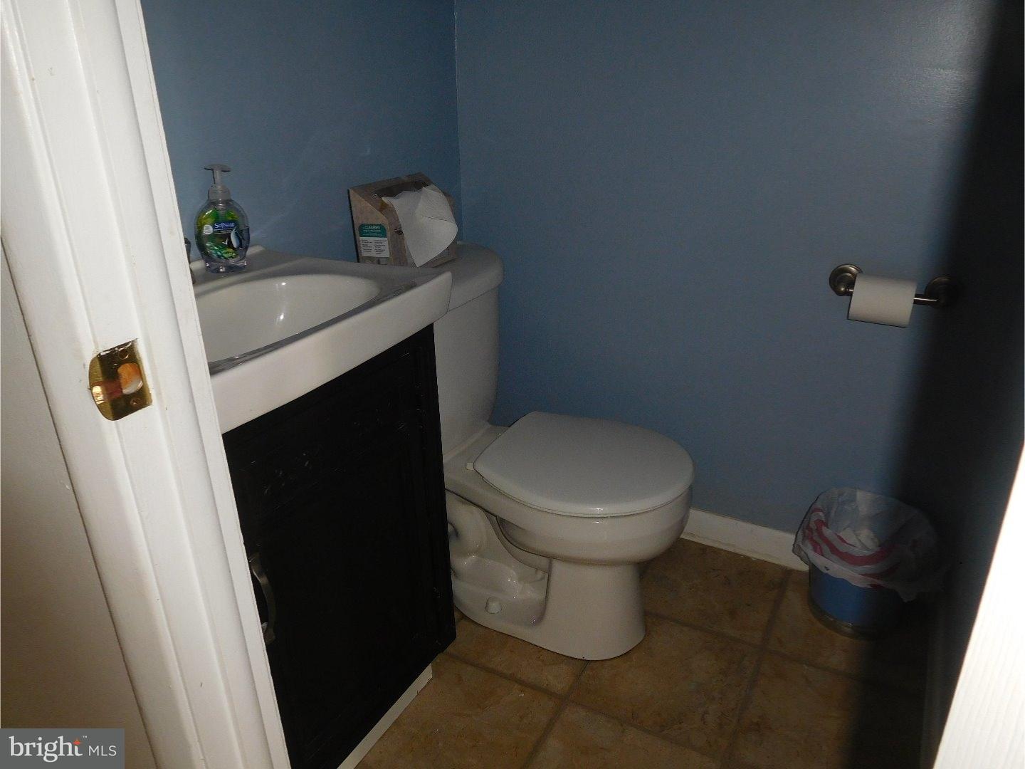 11843 Basile Road Philadelphia, PA 19154 - Photo 9 of 23 Gallery Image 9