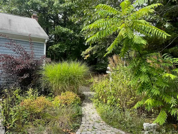 $699,000 | 52 West Pond Road, Plymouth, MA 02360