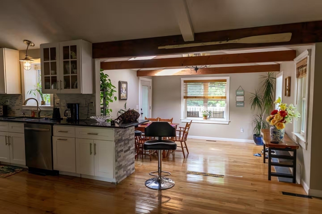 52 West Pond Road Plymouth, MA 02360 - Photo 8 of 30