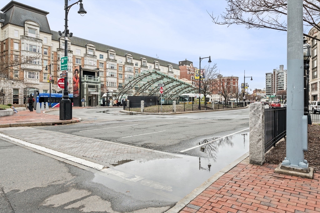 636 Beacon Street, Unit 605 Boston, MA 02215 - Photo 22 of 23 a view of a building with a street