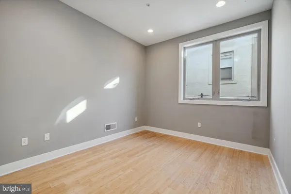 $3,795 | 914 South Darien Street, Philadelphia, PA 19147