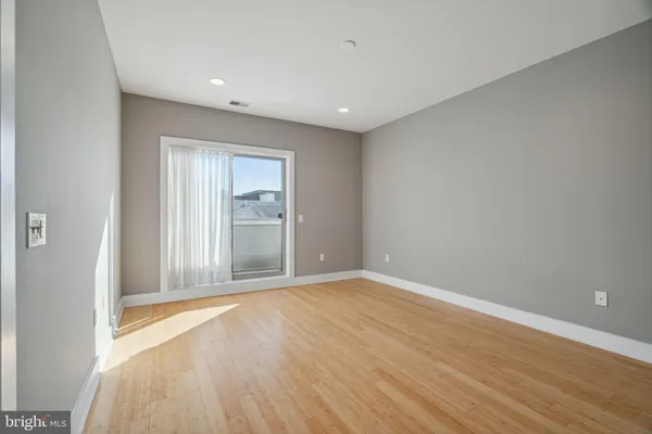 $3,795 | 914 South Darien Street, Philadelphia, PA 19147