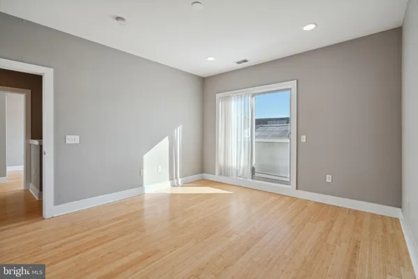 $3,795 | 914 South Darien Street, Philadelphia, PA 19147