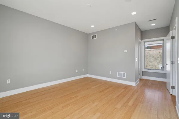 $3,795 | 914 South Darien Street, Philadelphia, PA 19147