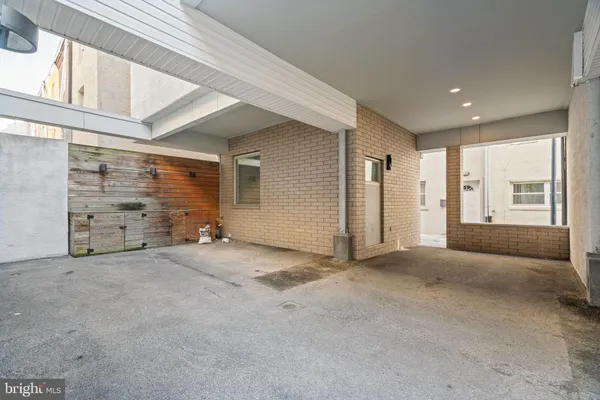 $3,795 | 914 South Darien Street, Philadelphia, PA 19147