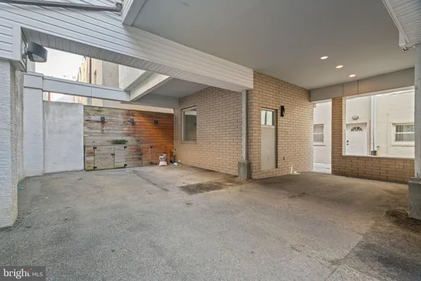 $3,795 | 914 South Darien Street, Philadelphia, PA 19147