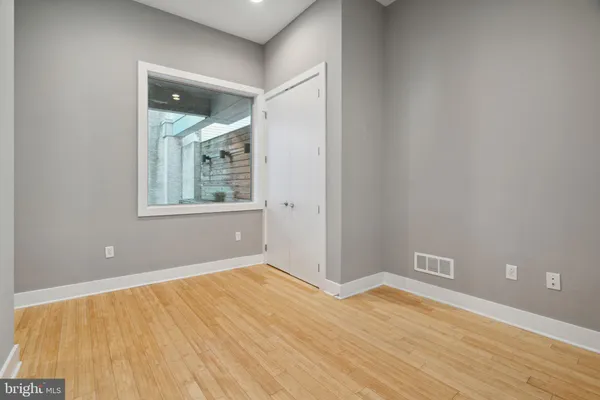 $3,795 | 914 South Darien Street, Philadelphia, PA 19147