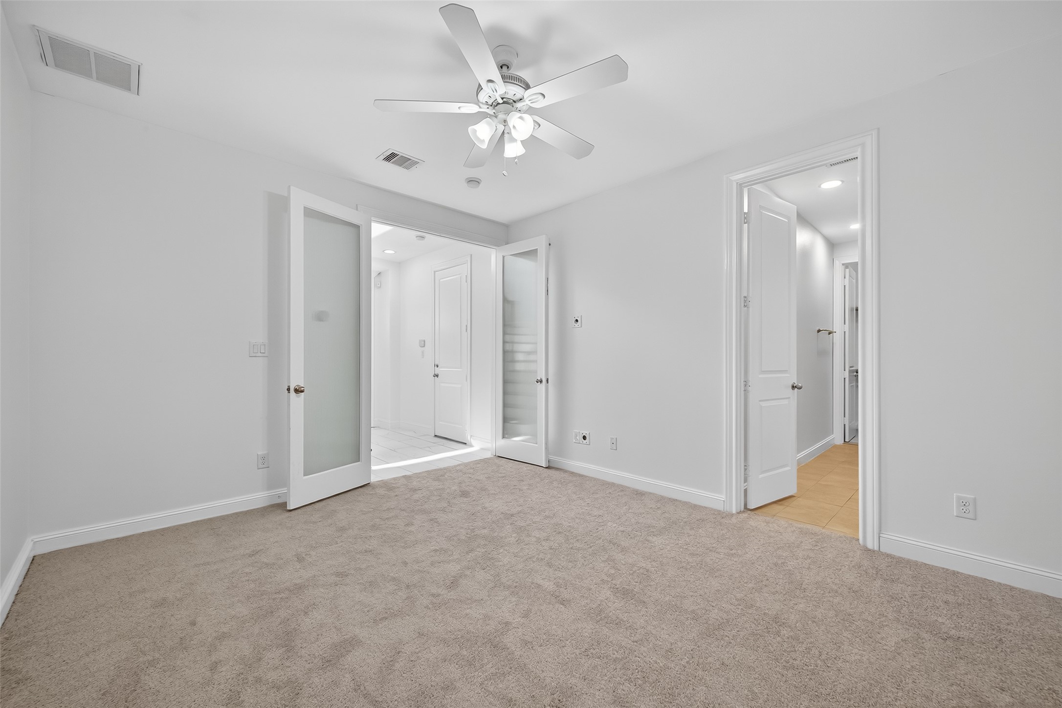 2506 Maxroy Street Houston, TX 77007 - Photo 17 of 33