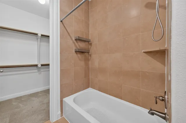 $3,000 | 2506 Maxroy Street, Houston, TX 77007