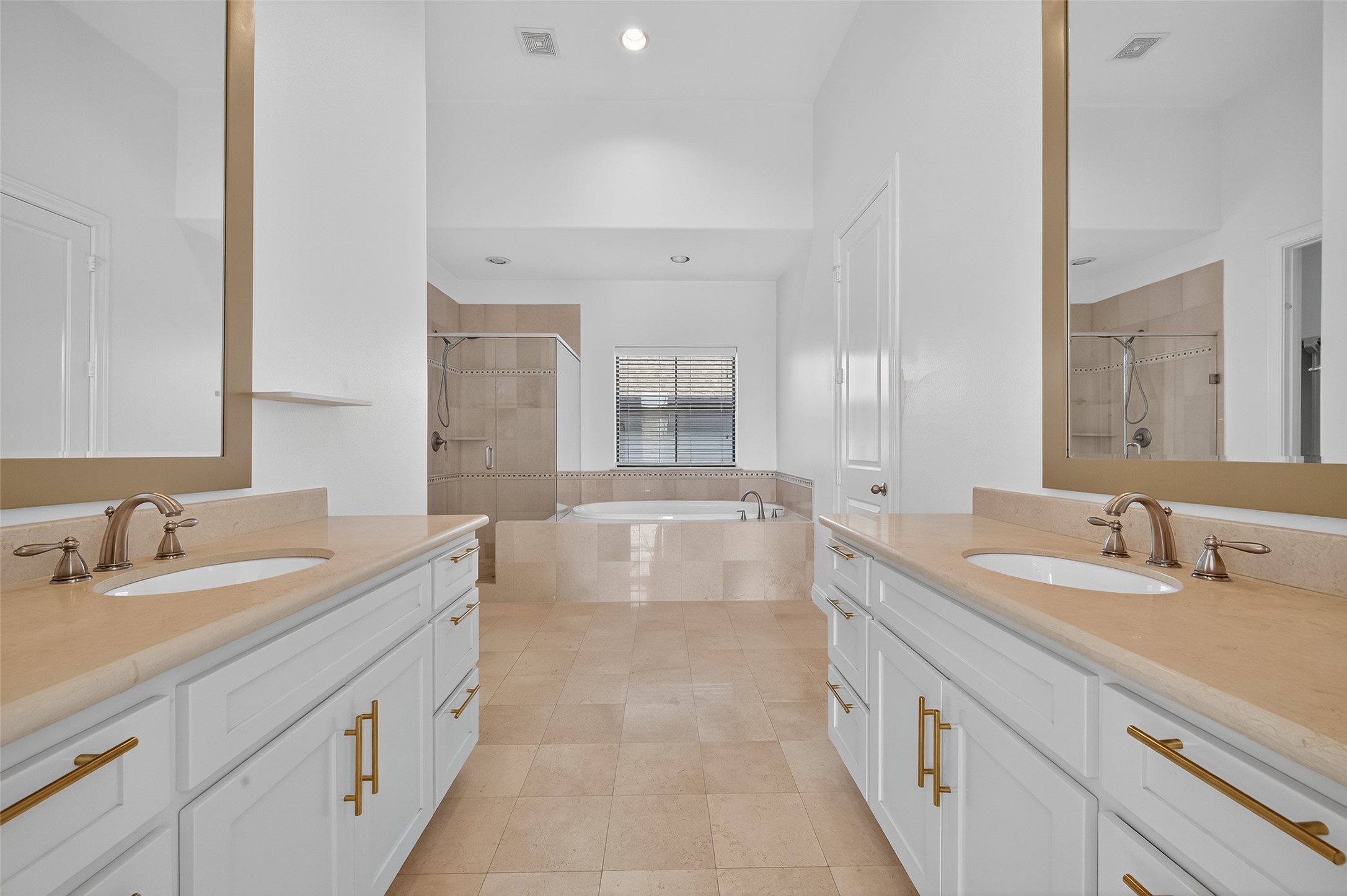 2506 Maxroy Street Houston, TX 77007 - Photo 26 of 33