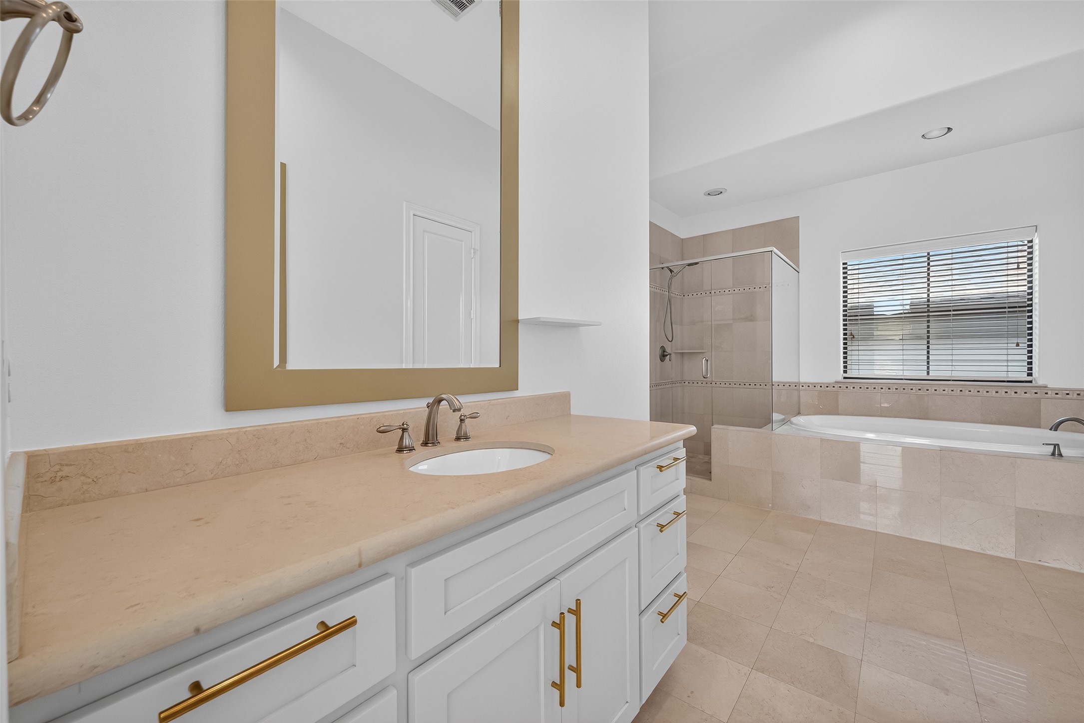 2506 Maxroy Street Houston, TX 77007 - Photo 27 of 33