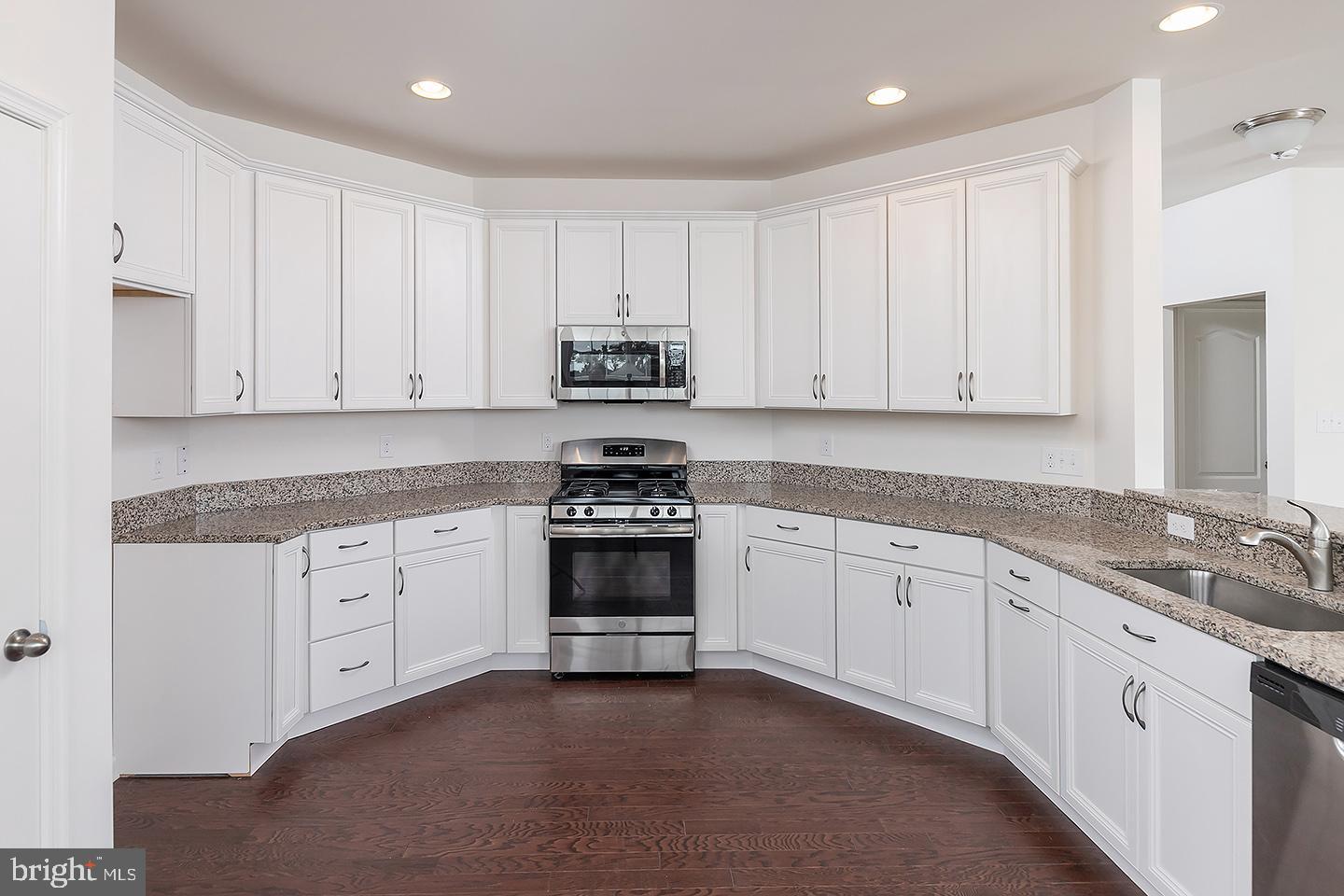 9 Ridge Court Swedesboro, NJ 08085 - Photo 11 of 25 Kitchen