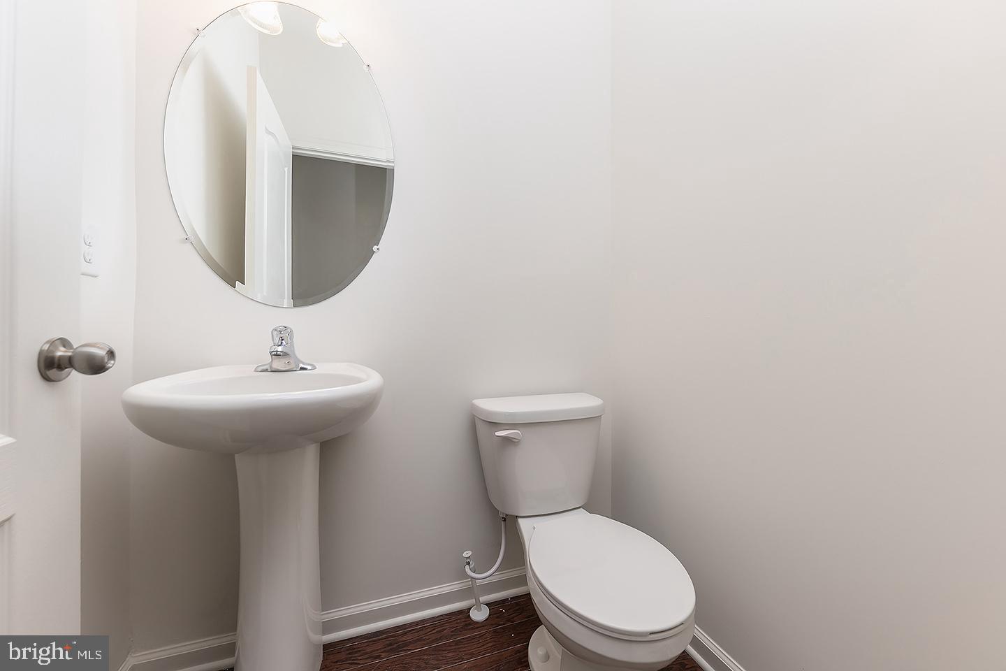 9 Ridge Court Swedesboro, NJ 08085 - Photo 14 of 25 Powder Room