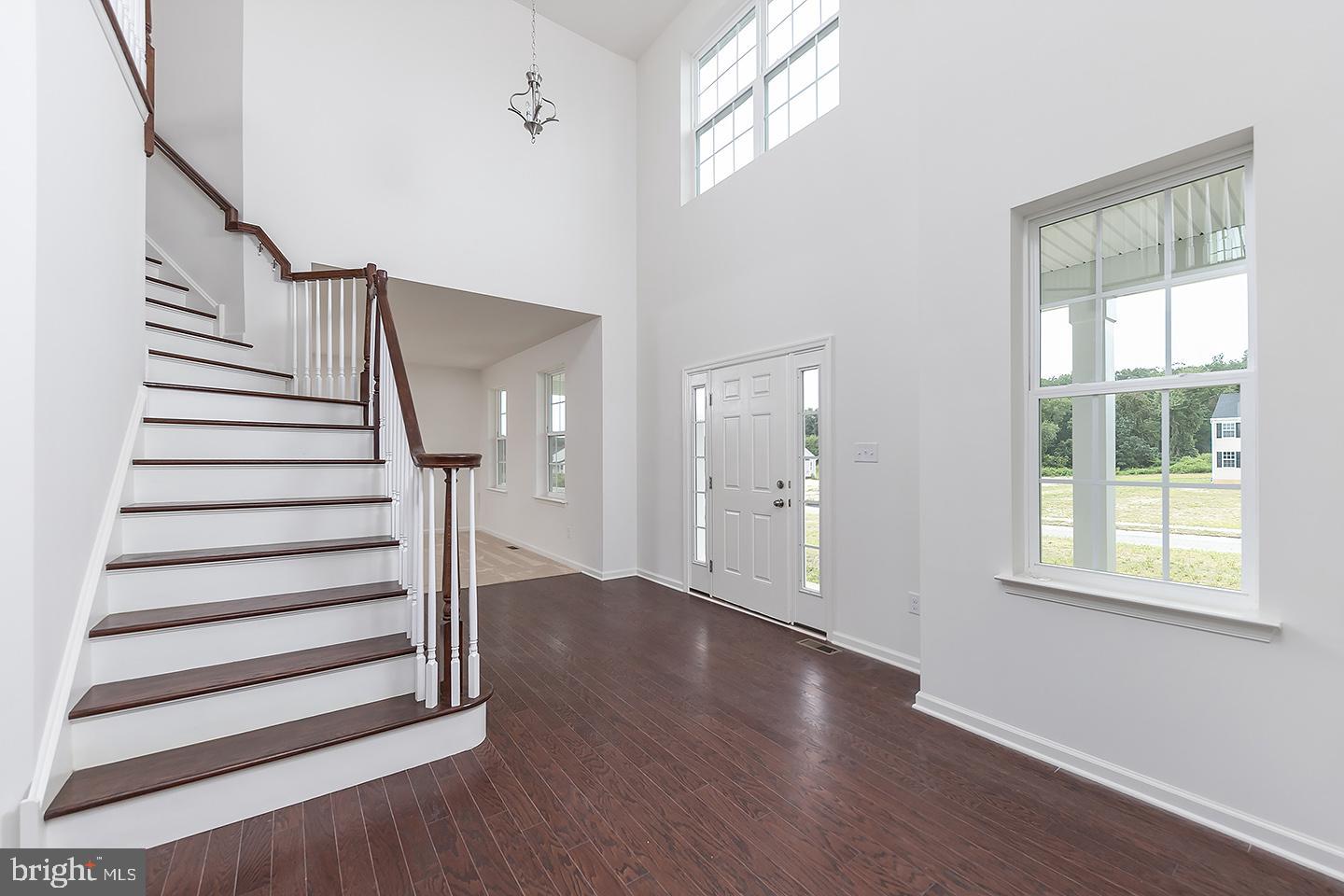 9 Ridge Court Swedesboro, NJ 08085 - Photo 6 of 25 Foyer