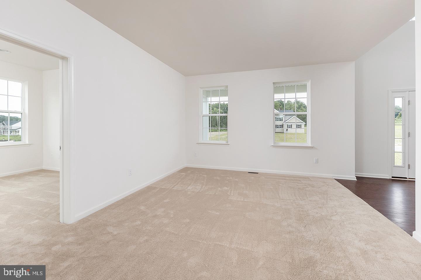 9 Ridge Court Swedesboro, NJ 08085 - Photo 8 of 25 Living Room