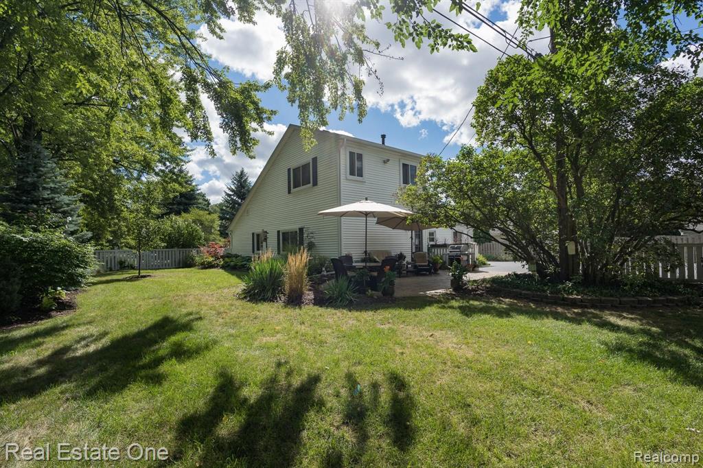 2686 Gerald Avenue Rochester Hills, MI 48307 - Photo 41 of 44