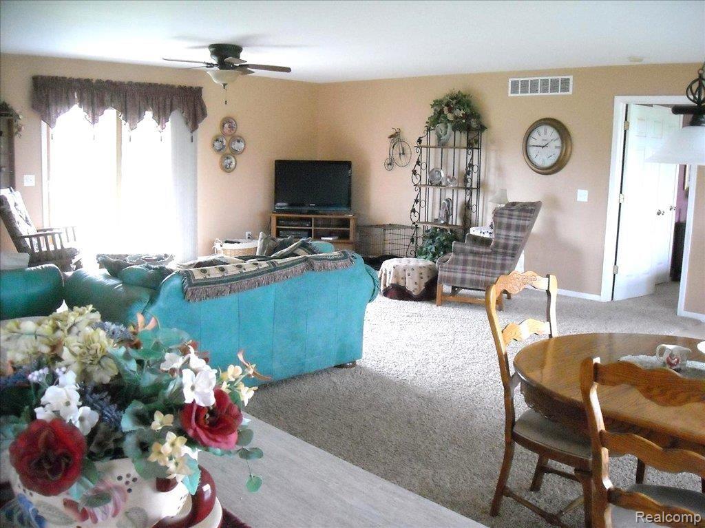 4  living room 2