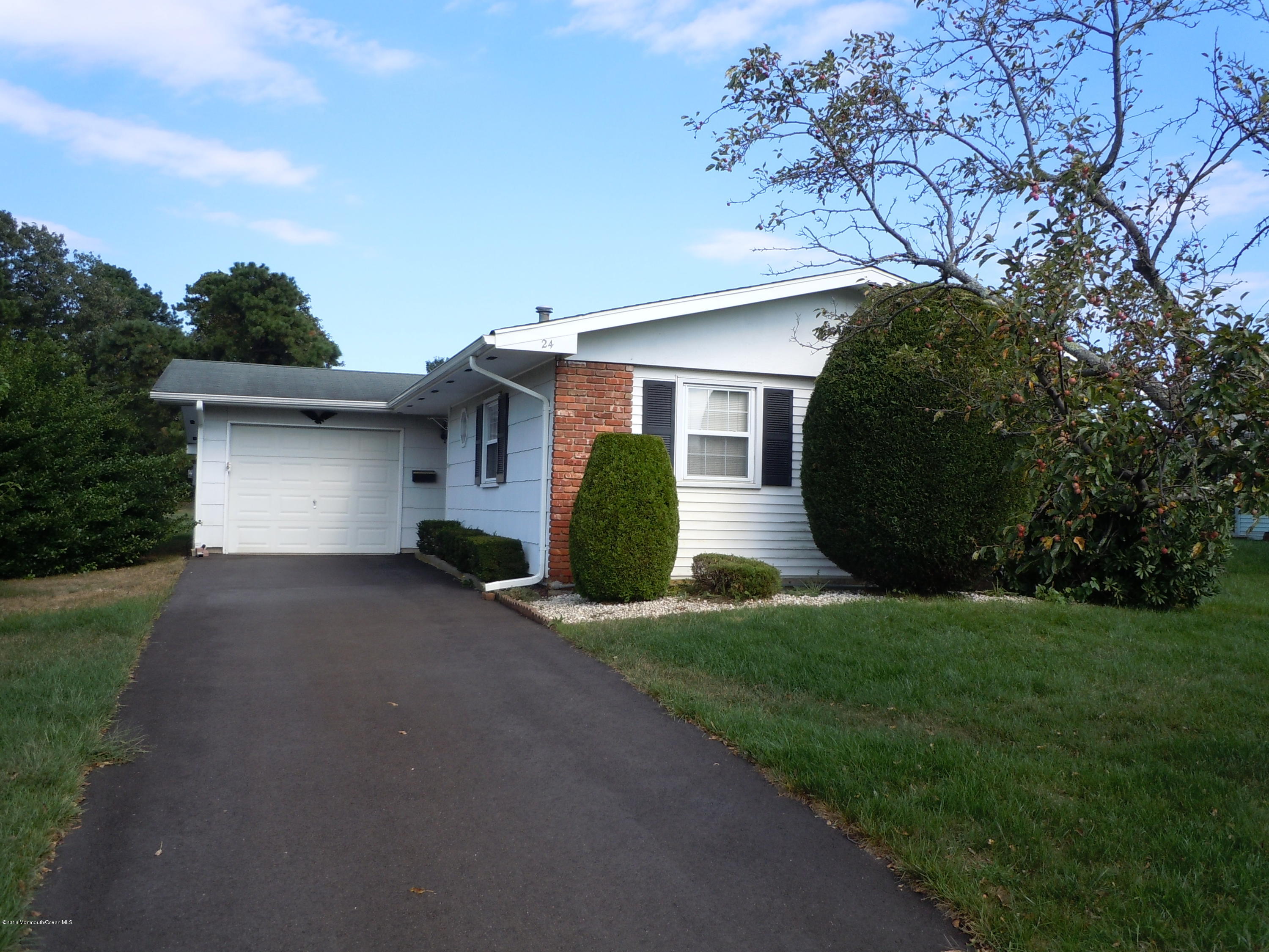24 Rodger Road Brick, NJ 08724 - Photo 1 of 19 365