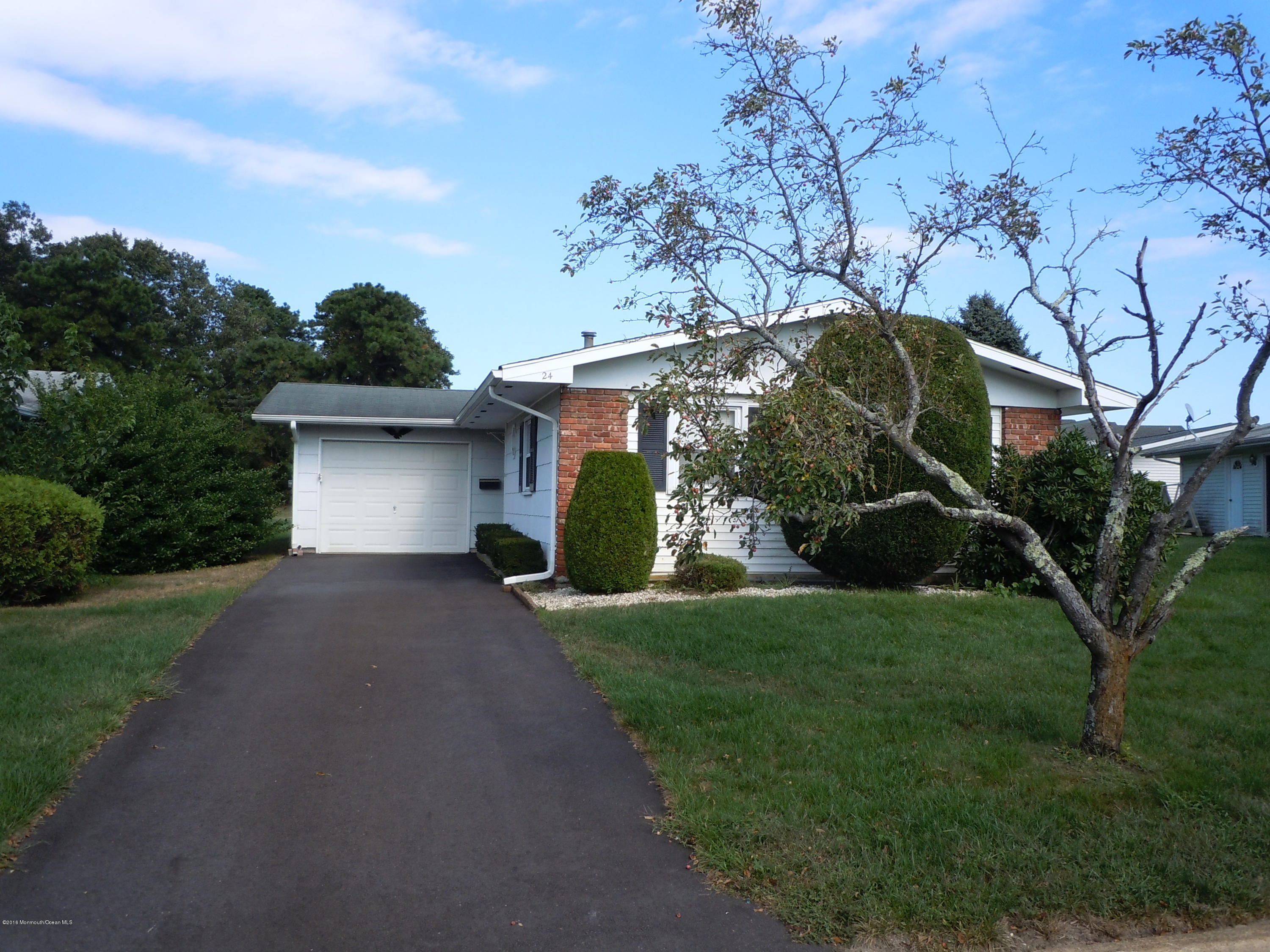 24 Rodger Road Brick, NJ 08724 - Photo 2 of 19 366
