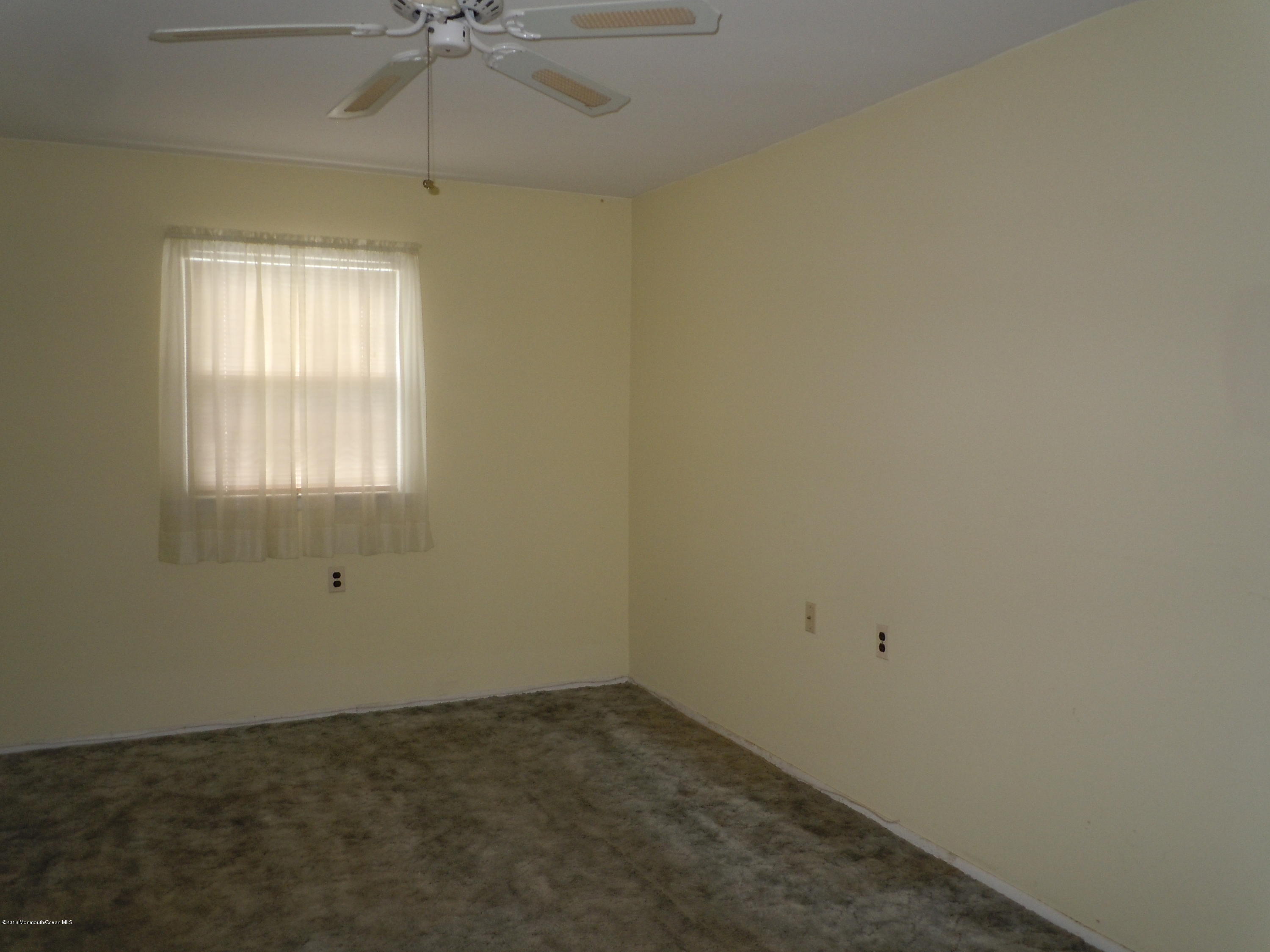 24 Rodger Road Brick, NJ 08724 - Photo 11 of 19 378