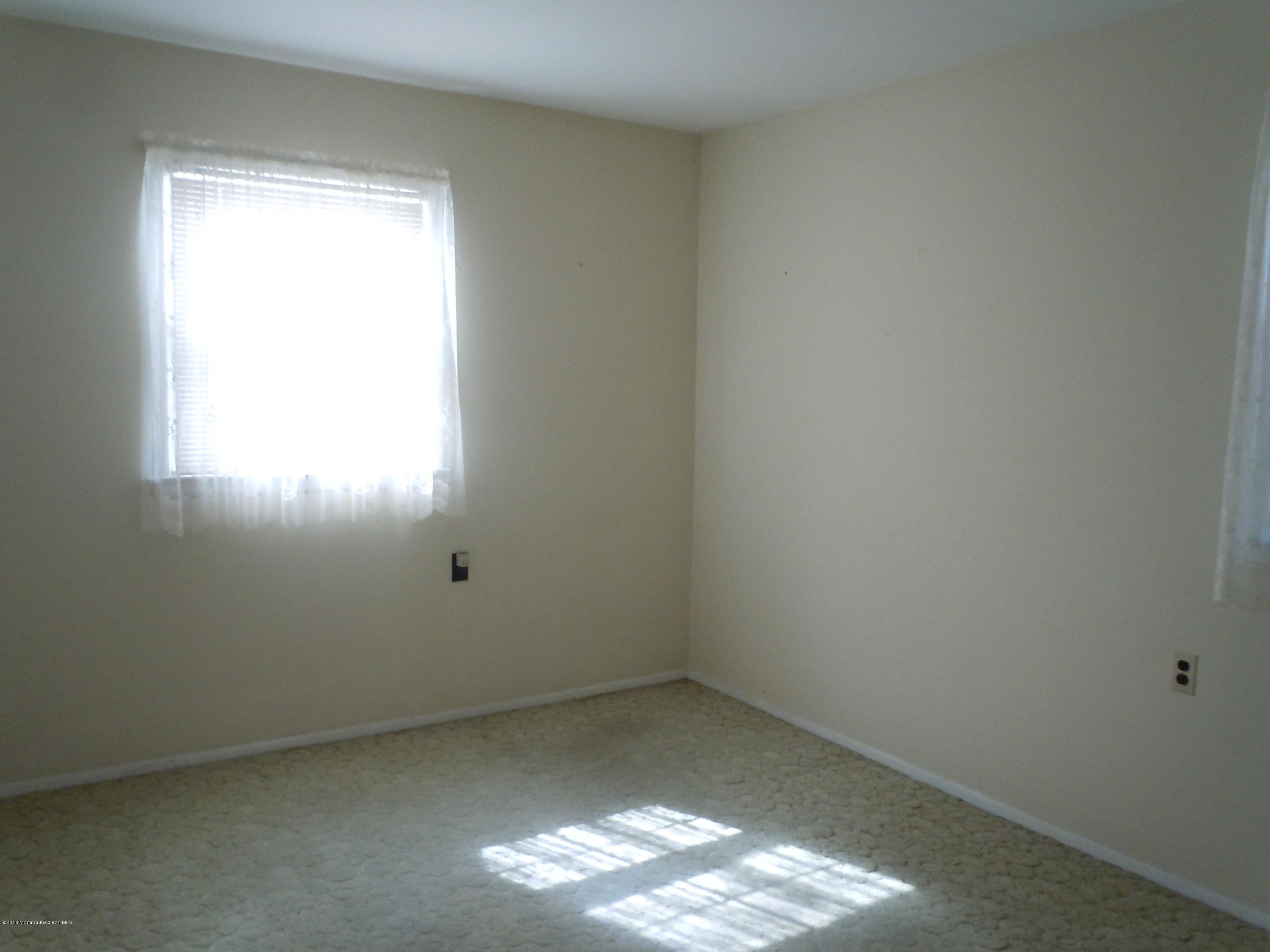 24 Rodger Road Brick, NJ 08724 - Photo 15 of 19 381