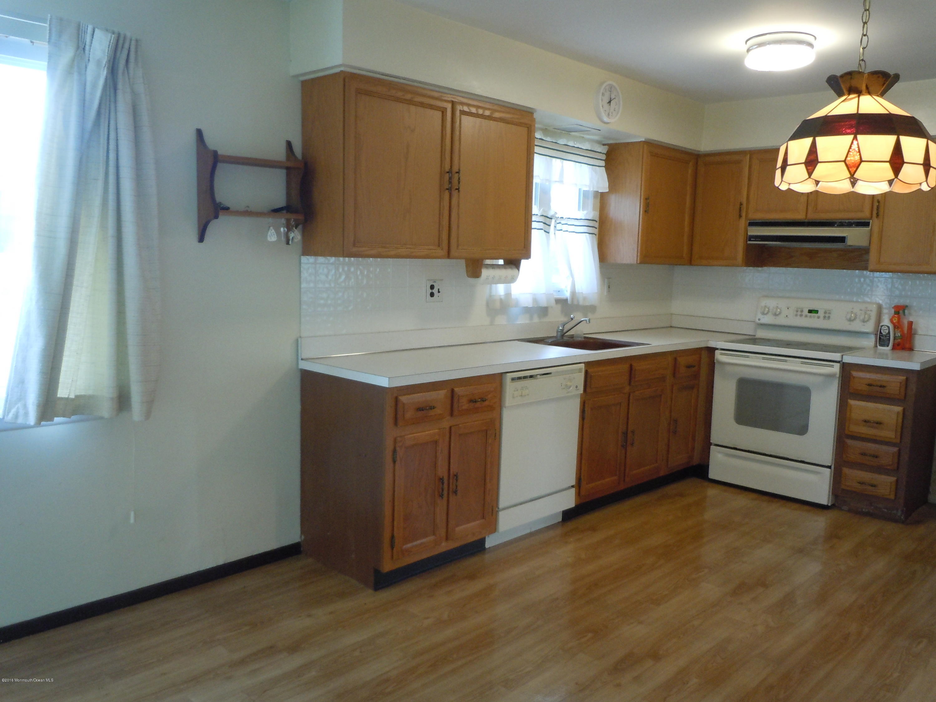 24 Rodger Road Brick, NJ 08724 - Photo 5 of 19 370