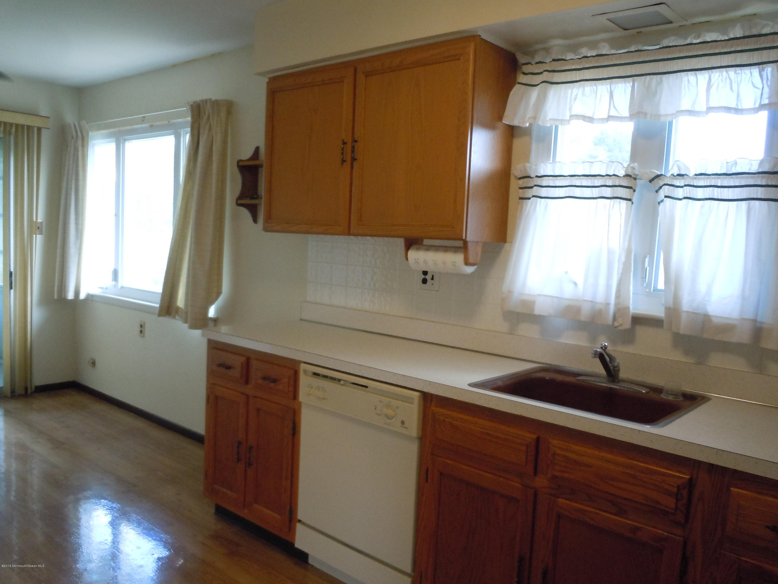 24 Rodger Road Brick, NJ 08724 - Photo 6 of 19 371