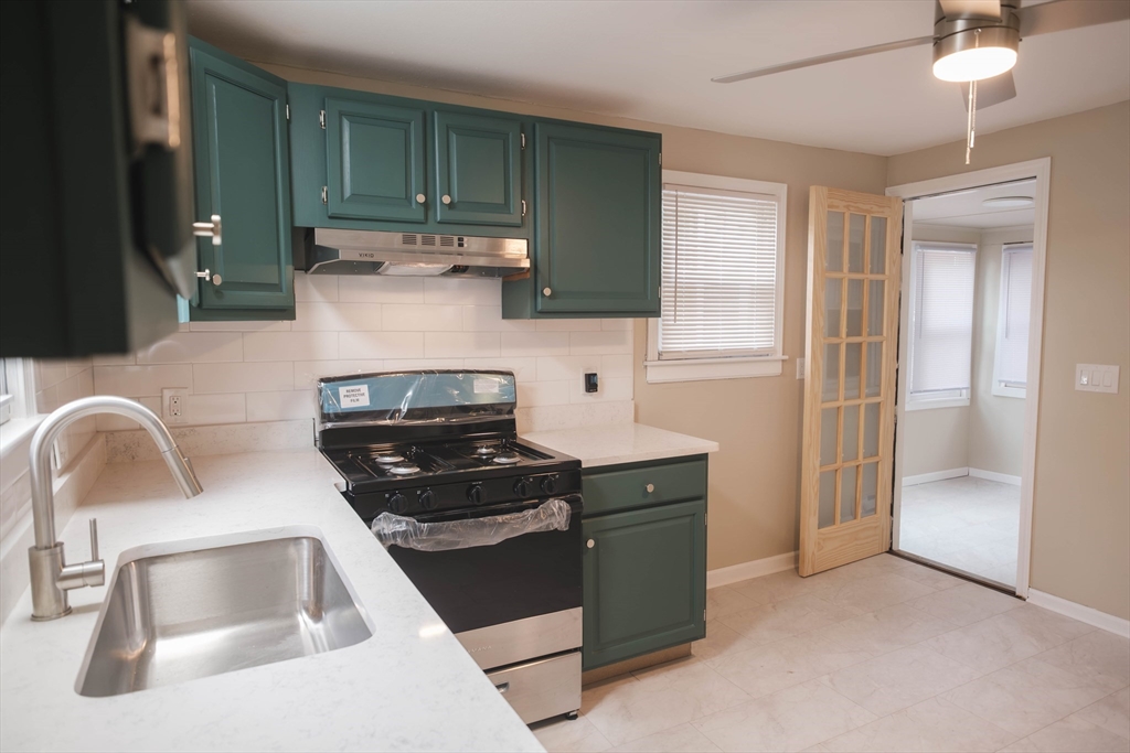 109 Powell Avenue Springfield, MA 01118 - Photo 10 of 33 Gallery Image 10