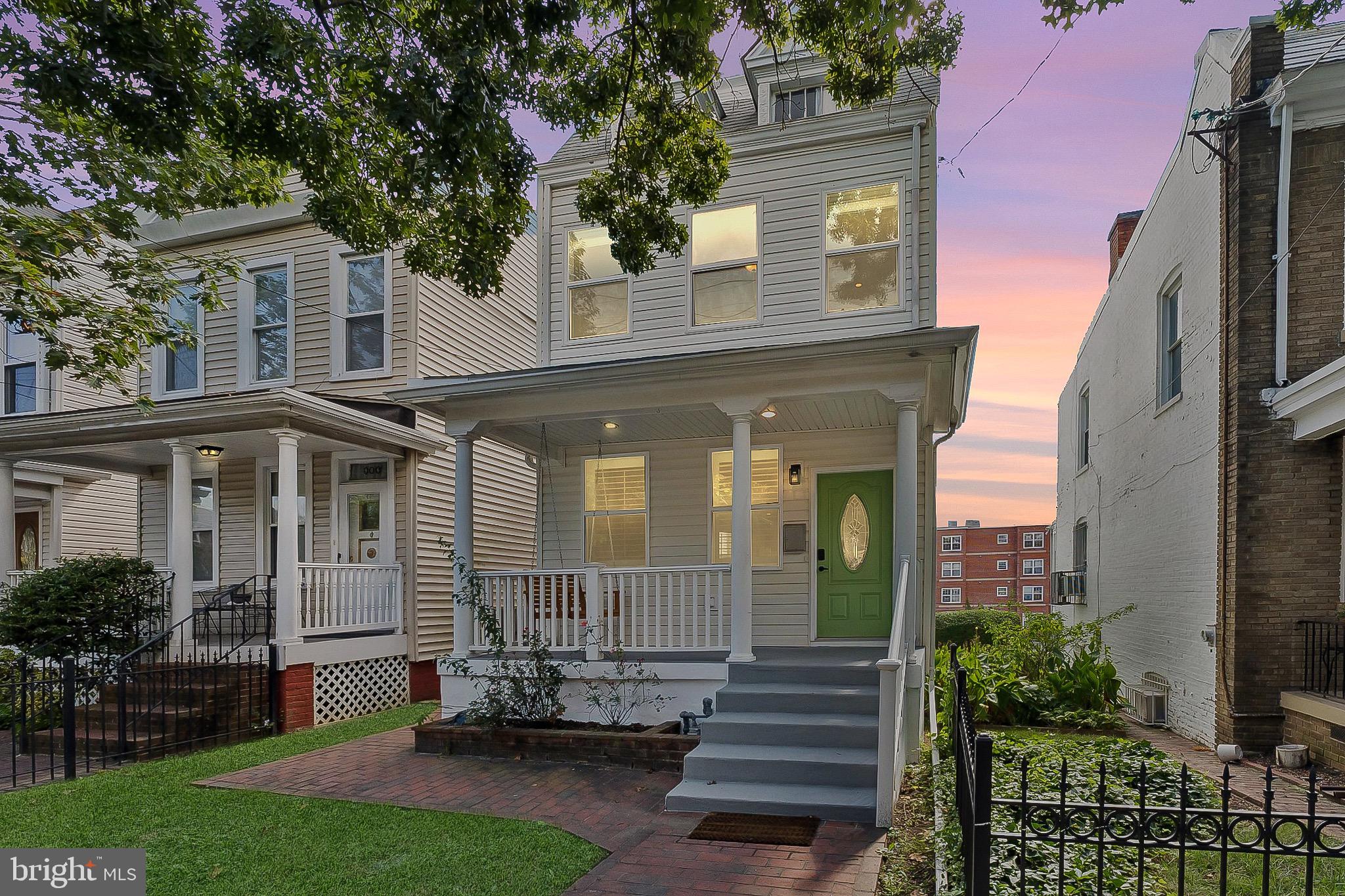 Welcome to 908 Longfellow St NW