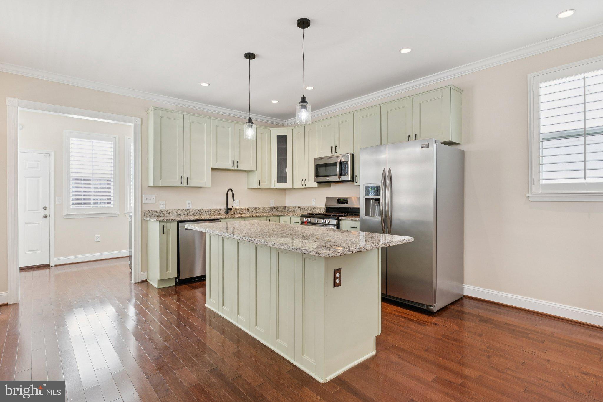 908 Longfellow Street Northwest Washington, DC 20011 - Photo 11 of 39