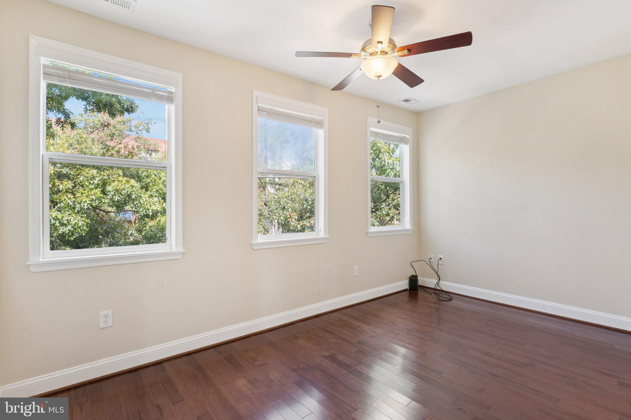 908 Longfellow Street Northwest Washington, DC 20011 - Photo 22 of 39