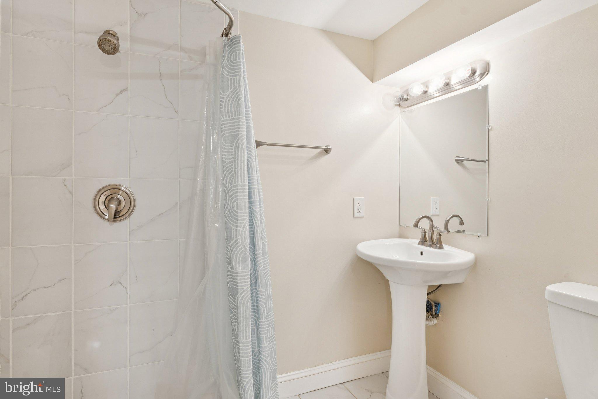 908 Longfellow Street Northwest Washington, DC 20011 - Photo 31 of 39