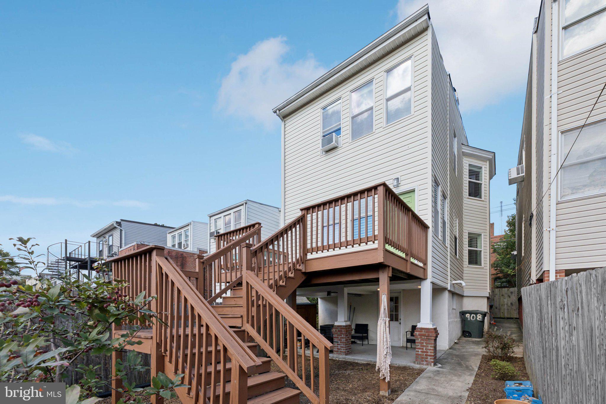 908 Longfellow Street Northwest Washington, DC 20011 - Photo 37 of 39