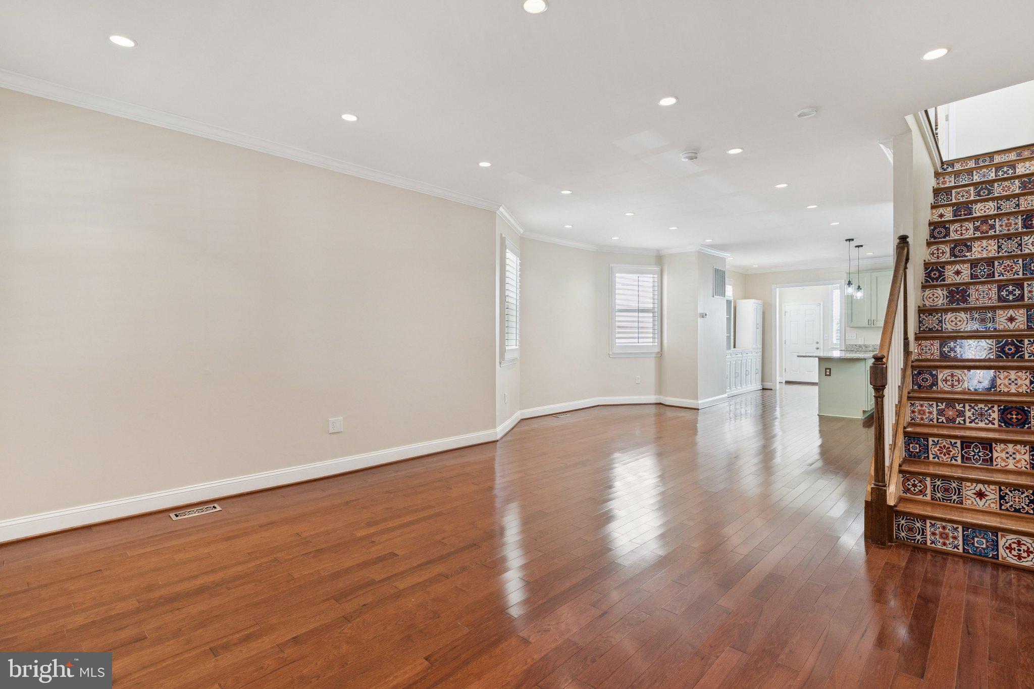 908 Longfellow Street Northwest Washington, DC 20011 - Photo 6 of 39