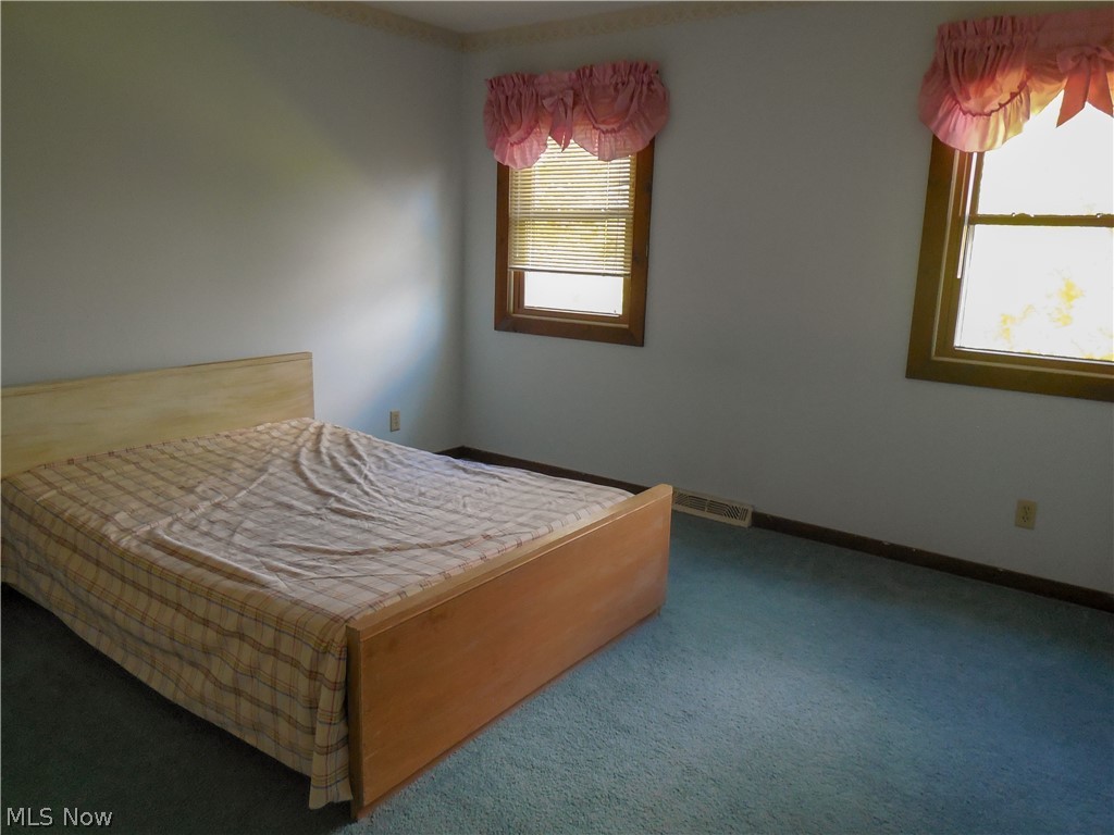 94 Hurd Road Aurora, OH 44202 - Photo 12 of 12 Bedroom 4, good sized room with lots of natural light.