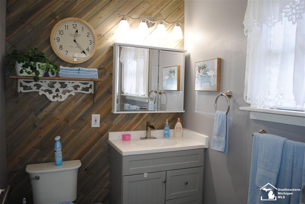 6870 Jackman Road Temperance, MI 48182 - Photo 33 of 48 50062845-32.JPG