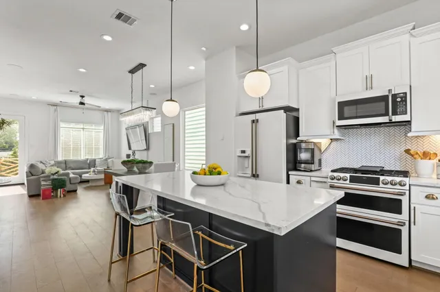 $3,200 | 4528 Curtin Park Court, Houston, TX 77018