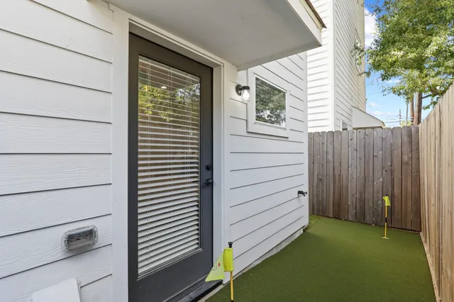 $3,200 | 4528 Curtin Park Court, Houston, TX 77018