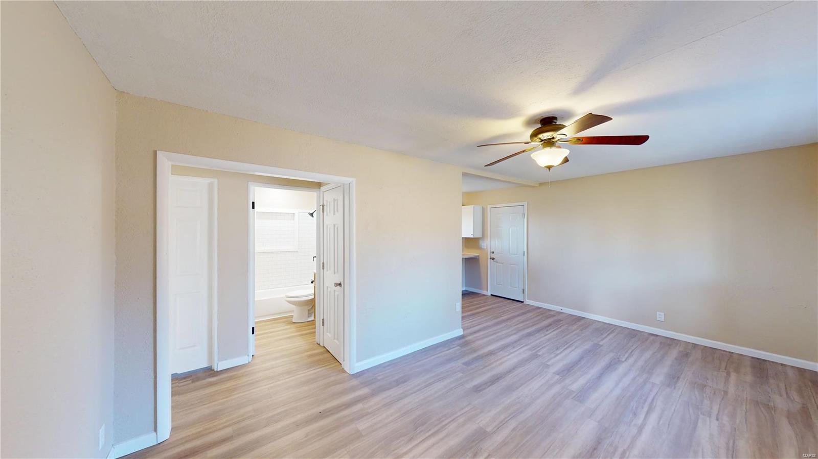 4131 Rode Avenue Granite City, IL 62040 - Photo 3 of 26