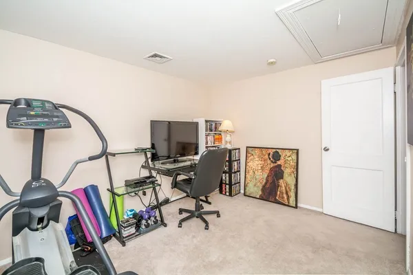 $2,600 | 40 Roberts Drive, Unit 40, Bedford, MA 01730