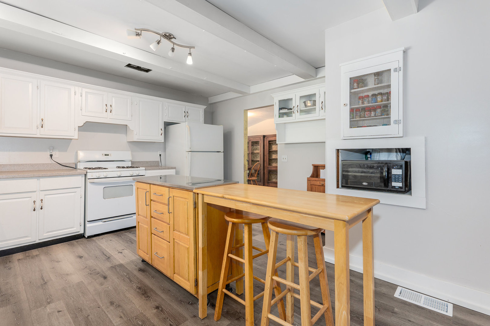 8990 B Millbrook Road Newark, IL 60541 - Photo 7 of 37 Gallery Image 7