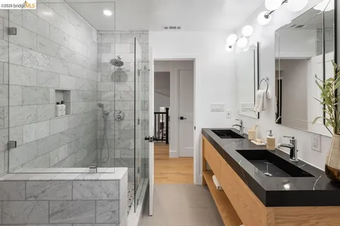 $1,698,000 | 4207 Laguna Avenue, Oakland, CA 94602