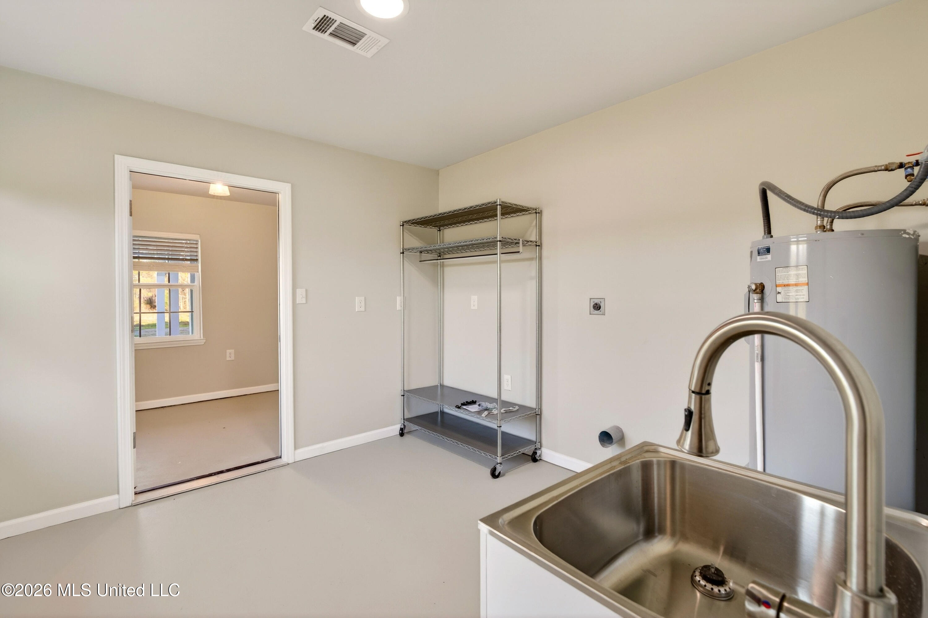 1059 Thomas School Road Lumberton, MS 39455 - Photo 30 of 50 Laundryroom1