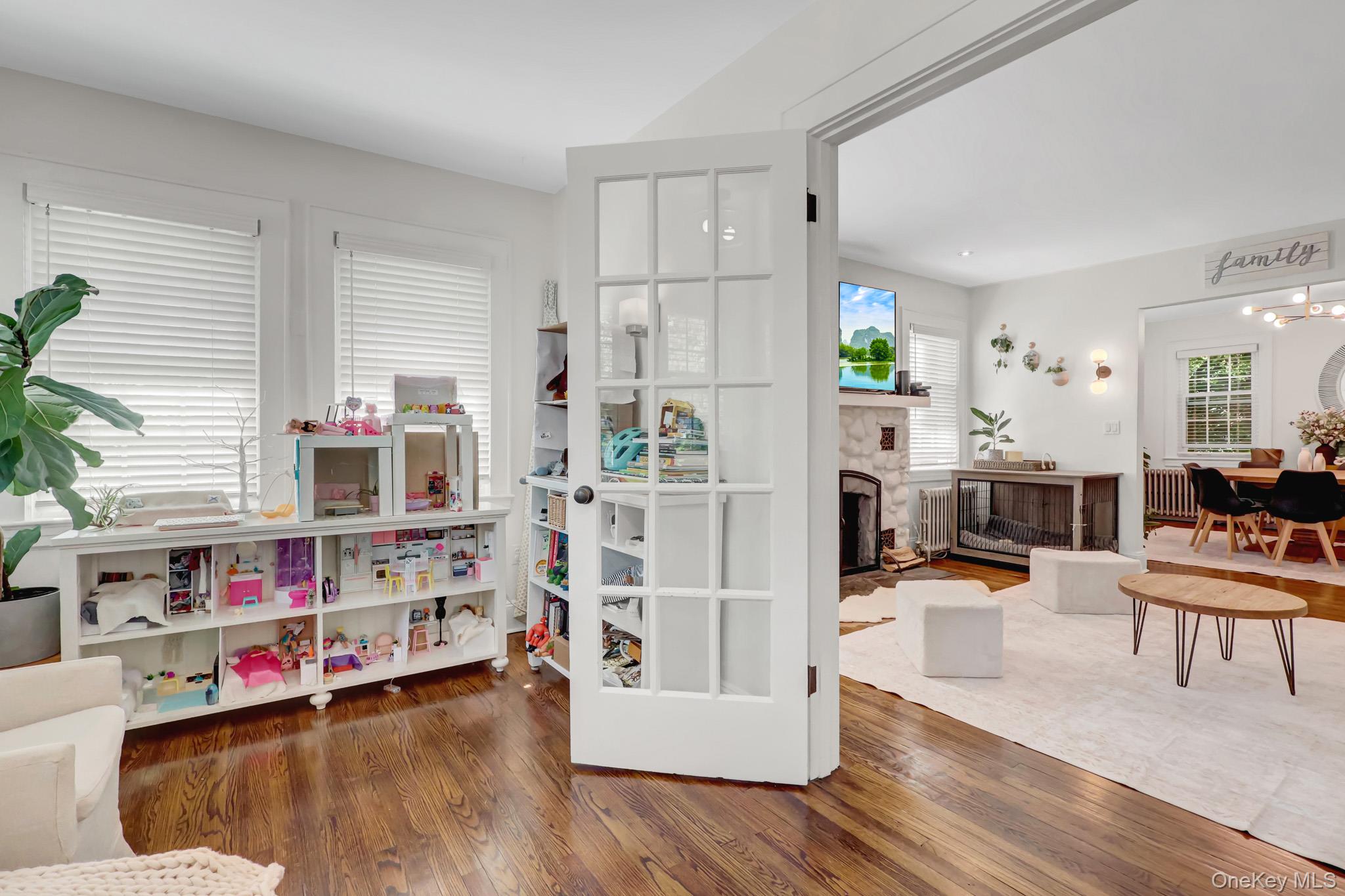 147 Locust Avenue Babylon, NY 11702 - Photo 12 of 31