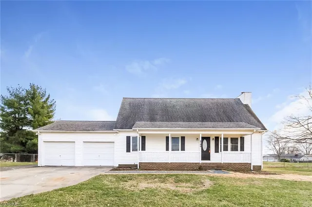 $1,980 | 6100 Radds Street, Lexington, NC 27295